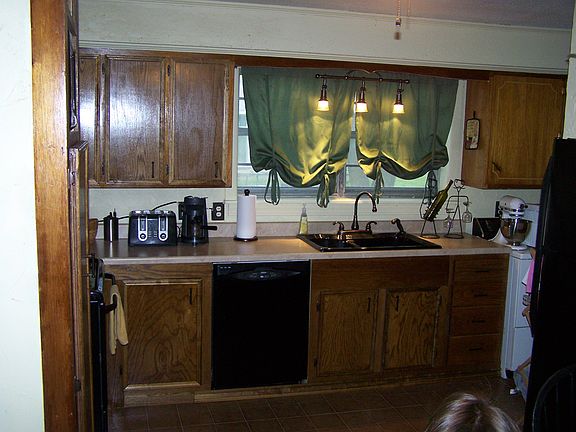 4th image of 208 W Caldwell St