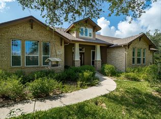 32 Osprey Dr, Rockport, TX 78382