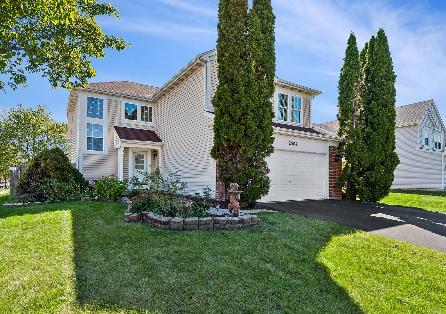 4 bed, 2.5 bath, 1992 sqft, $3,500 — Photo 1