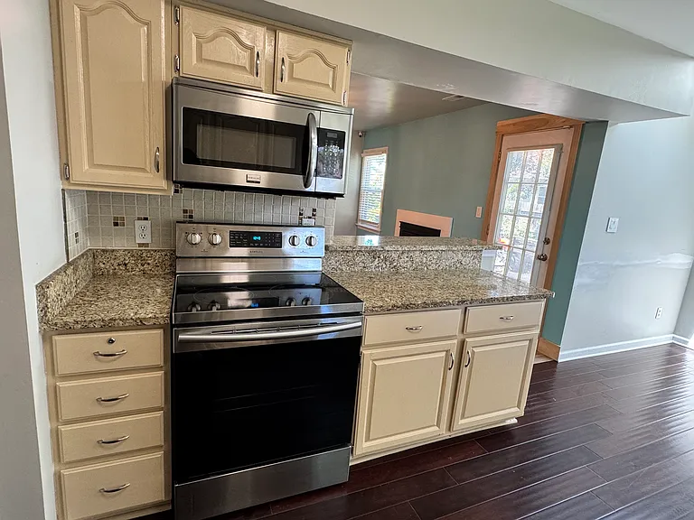 893 Henrico Ct — Photo 16