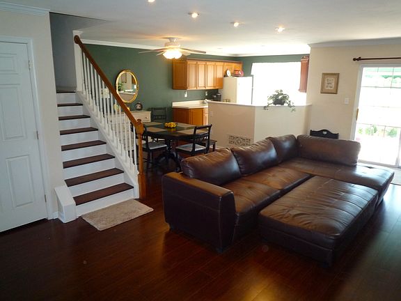 4th image of 102 Littondale Ct