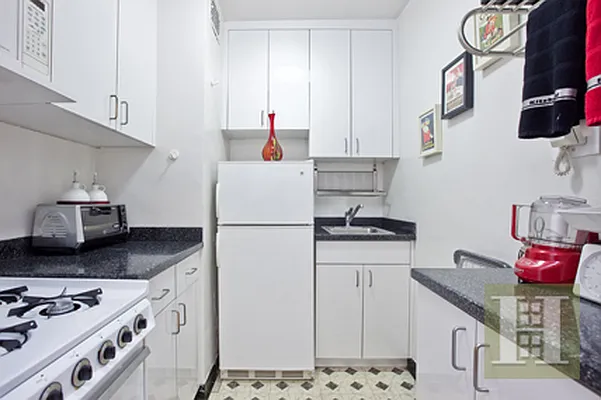 Rented by Halstead Real Estate | media 13