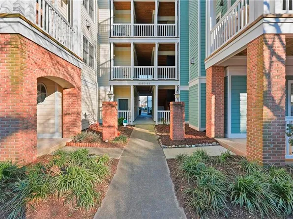 8252 N View Blvd, Norfolk, VA 23518