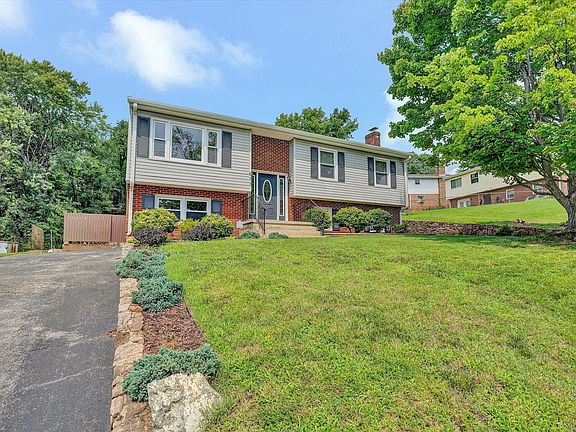 3rd image of 673 Missimer Ln