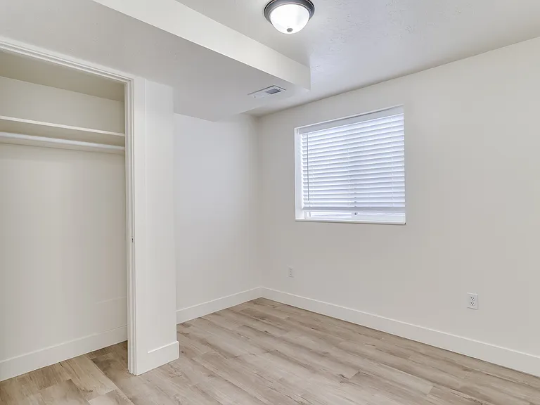 2271 W 1450 N — Photo 21