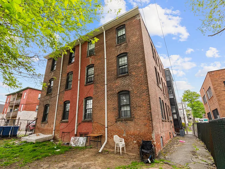 26-28 Lawrence St — Photo 23