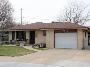 2204 Savoy Cir, Racine, WI 53404