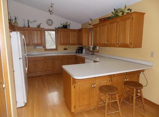 1701 Oakways St, Wayzata, MN 55391