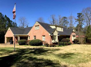 614 S River St, Centre, AL 35960