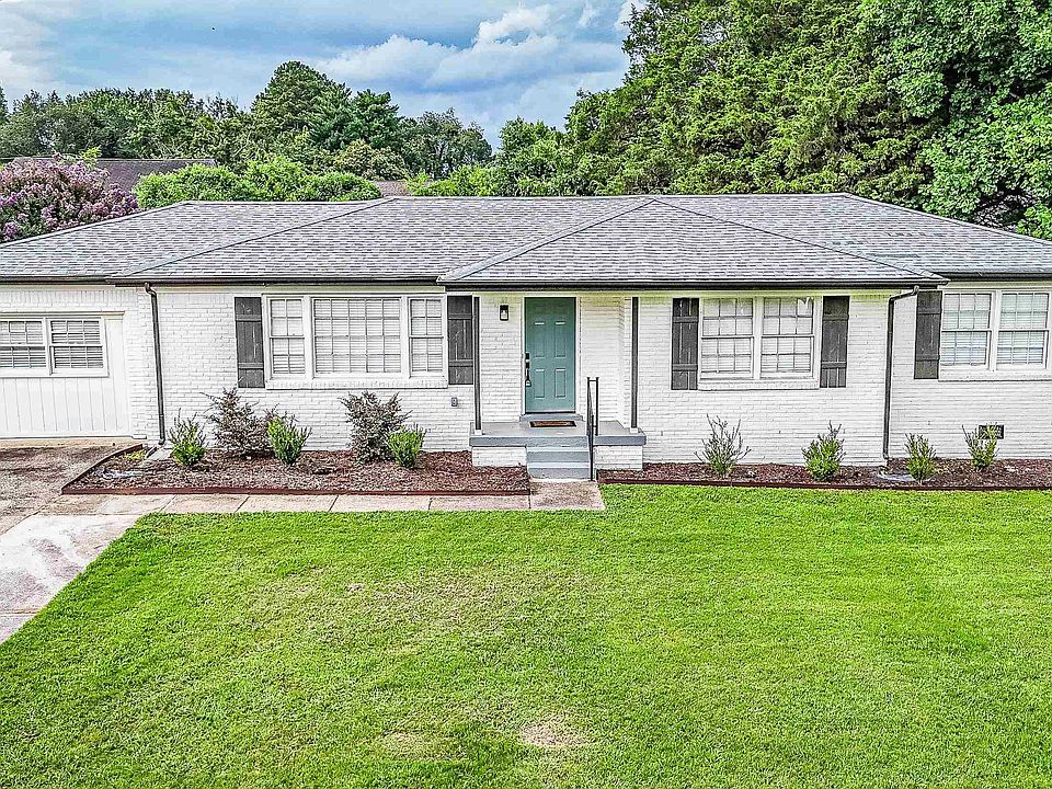 1st image of 307 Meadowbrook Dr SE