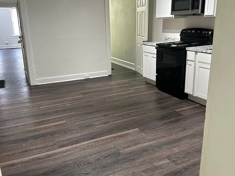 326 E King Street — Photo 6