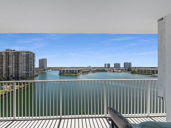 2nd image of 2851 NE 183rd St APT 1017E