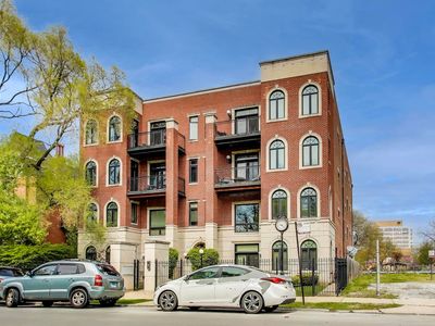 4043 S Drexel Blvd APT 204, Chicago, IL, 60653