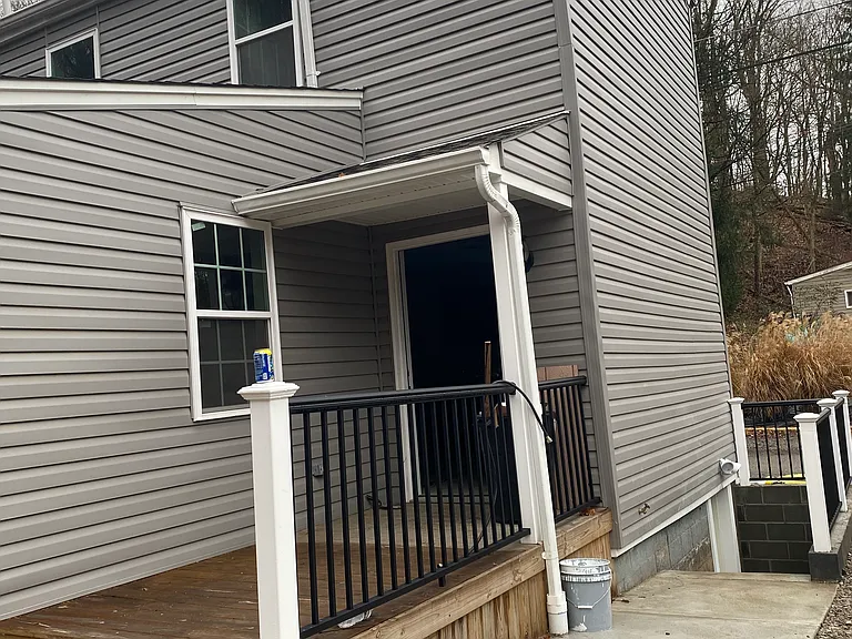 36 Snyder St — Photo 2