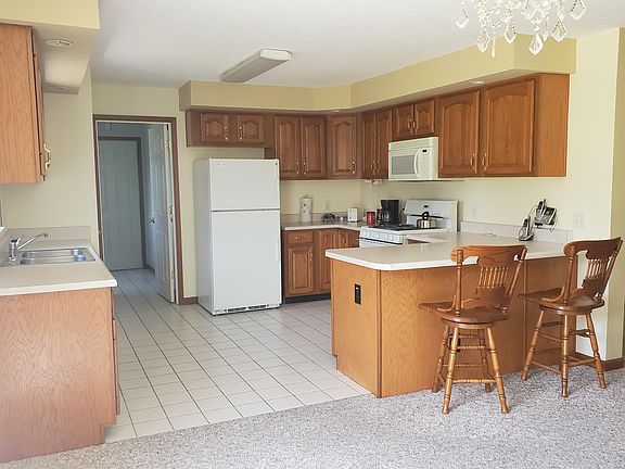 2nd image of 89 Evergreen Dr