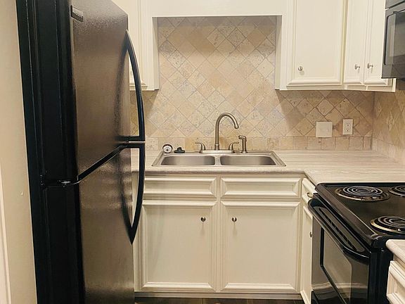 5th image of 821 Hardy Springs Cir #B
