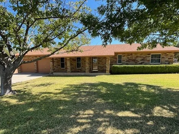 1706 N Trent St, Goldthwaite, TX 76844