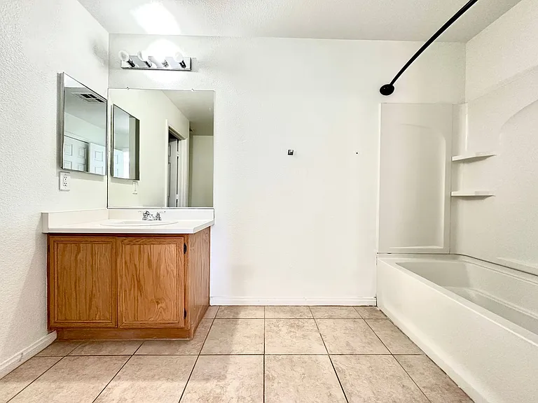 11588 Vesuvio Ct — Photo 18