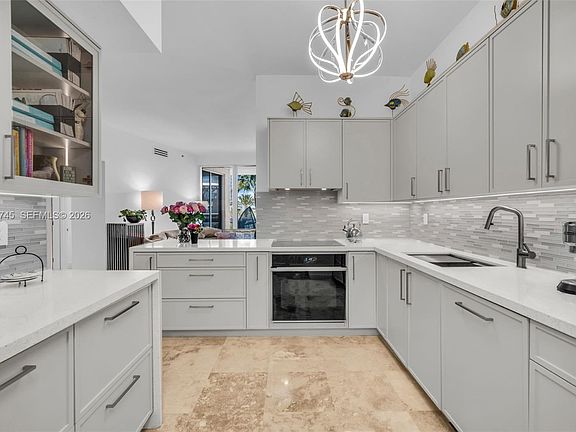 5th image of 400 Alton Rd APT 407