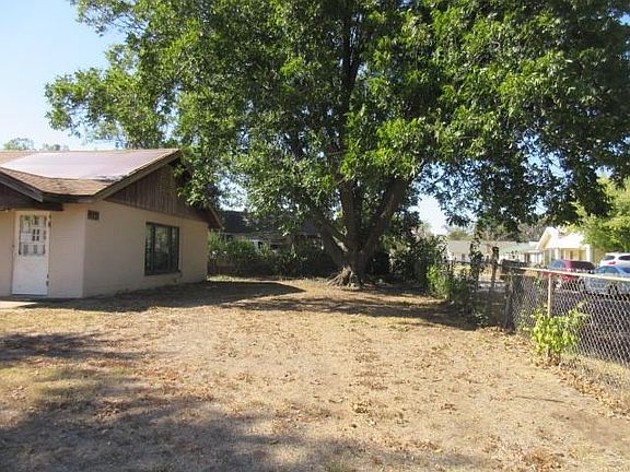 3rd image of 2321 E Eucalyptus Ave