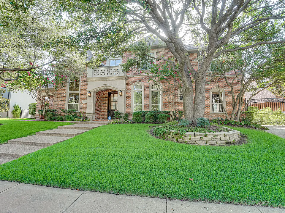 5004 Castle Creek Ct