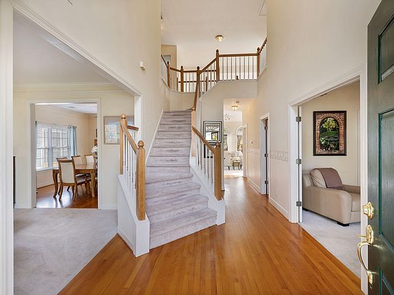 3rd image of 718 High Battery Cir