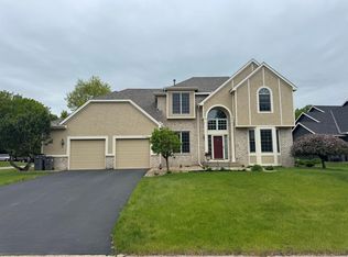 8576 Derby Ct, Eden Prairie, MN 55347