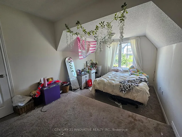 219 Northglen Blvd — Photo 14
