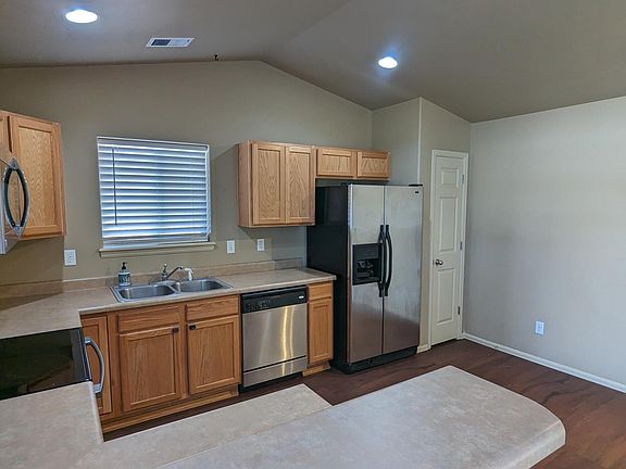 4th image of 135 Bluegrass Ct