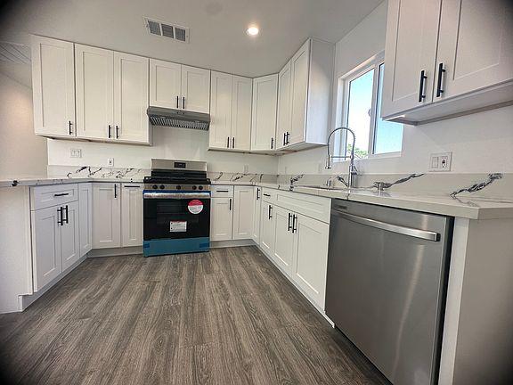 2nd image of 14923 Kingsley Dr