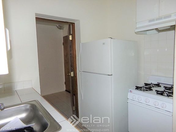 3rd image of 4241 N Kenmore Ave Unit G7
