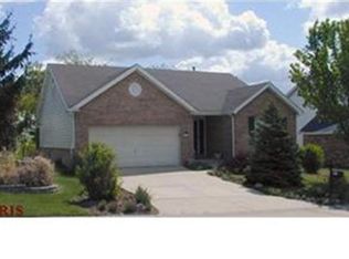 922 Claybend Dr, Ballwin, MO 63011