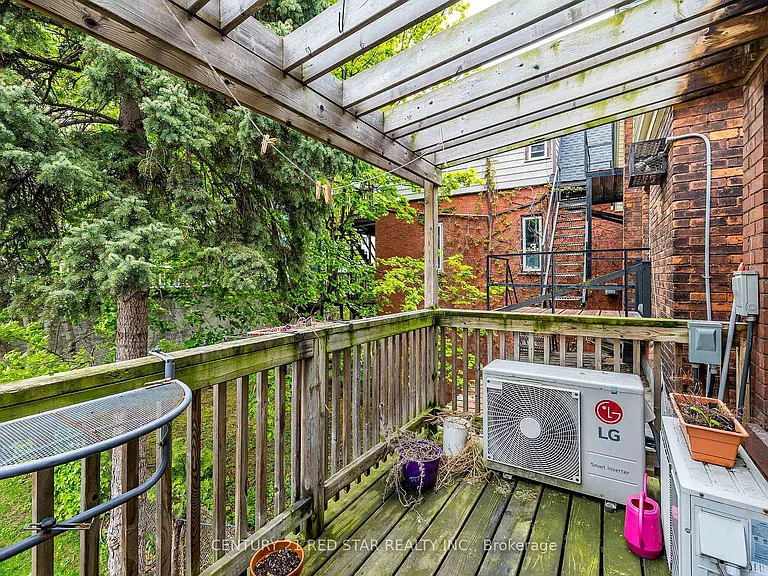 144 Bold St #UPPER — Photo 29
