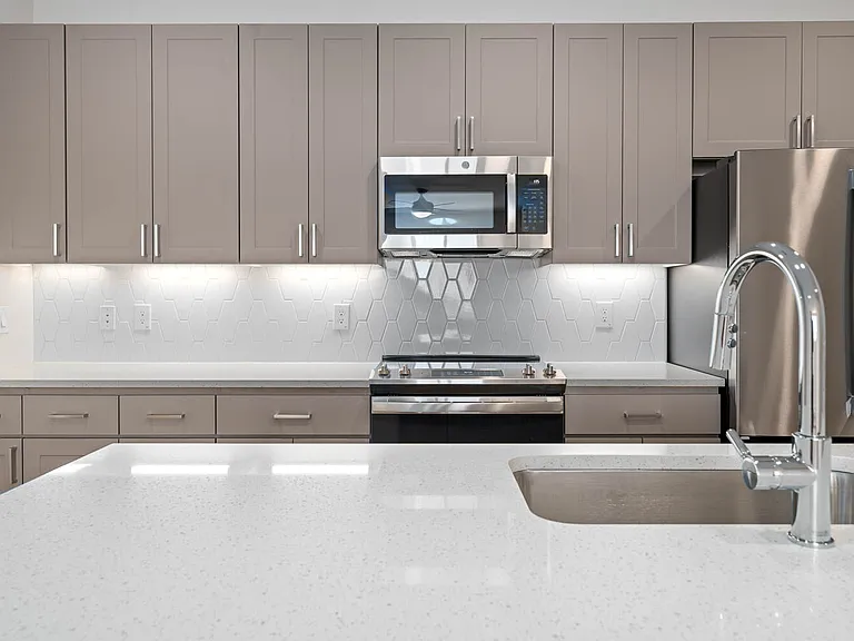Solara Vista — Photo 13