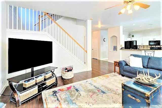 1060 Maltese Ln — Photo 12
