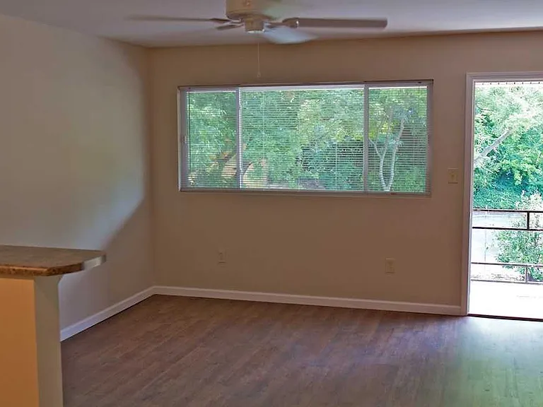 Highland Court — Photo 14