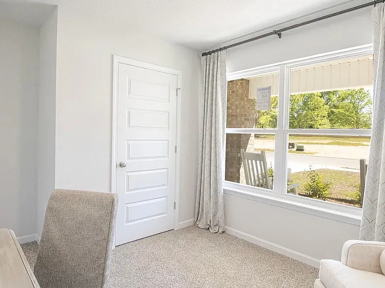 124 Dewberry Dr — Photo 6