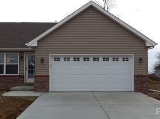 522 Cottonwood Cir, East Peoria, IL 61611