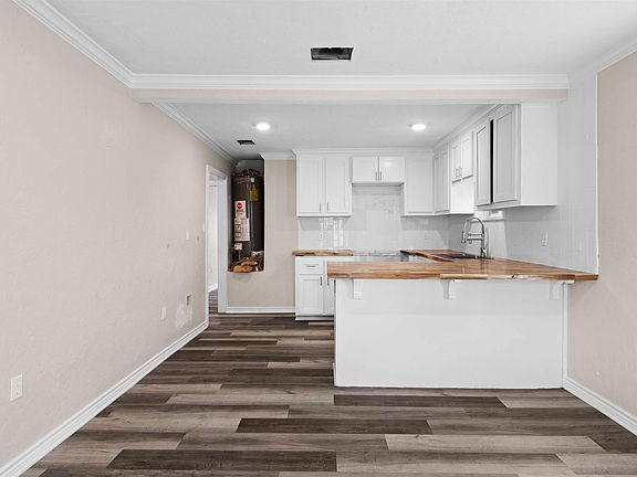 3rd image of 321 S Herndon Ave