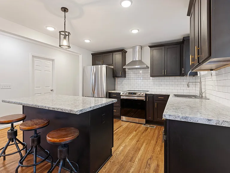 208 Hardison Ave — Photo 12
