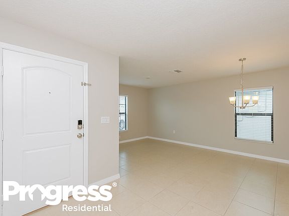 4th image of 838 Chatham Walk Dr