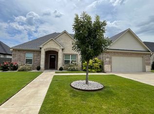 1703 Sudbury Dr, Cleburne, TX 76033