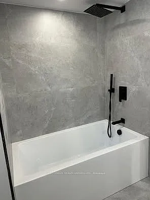 696 Holt Cres #2 — Photo 7