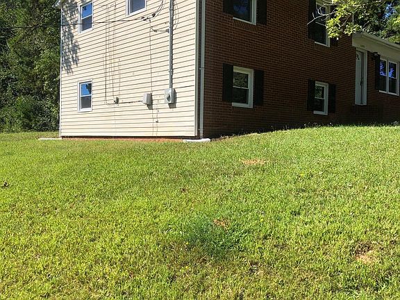 2nd image of 3201 Spring Valley Dr