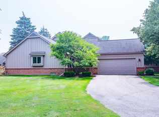 37681 Russett Dr, Farmington, MI 48331