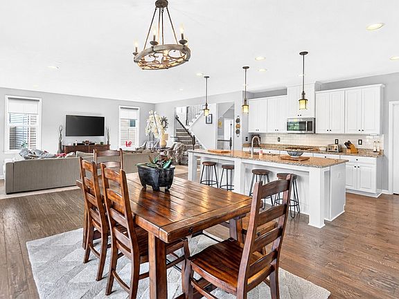 3rd image of 4453 Walnut Ridge Cir