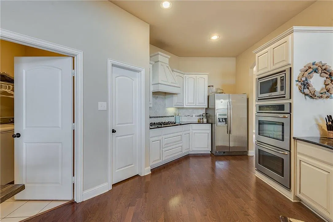 3 bed, 2936 sqft, $2,400 — Photo 4