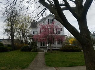 36 Shore Ln, Bay Shore, NY 11706