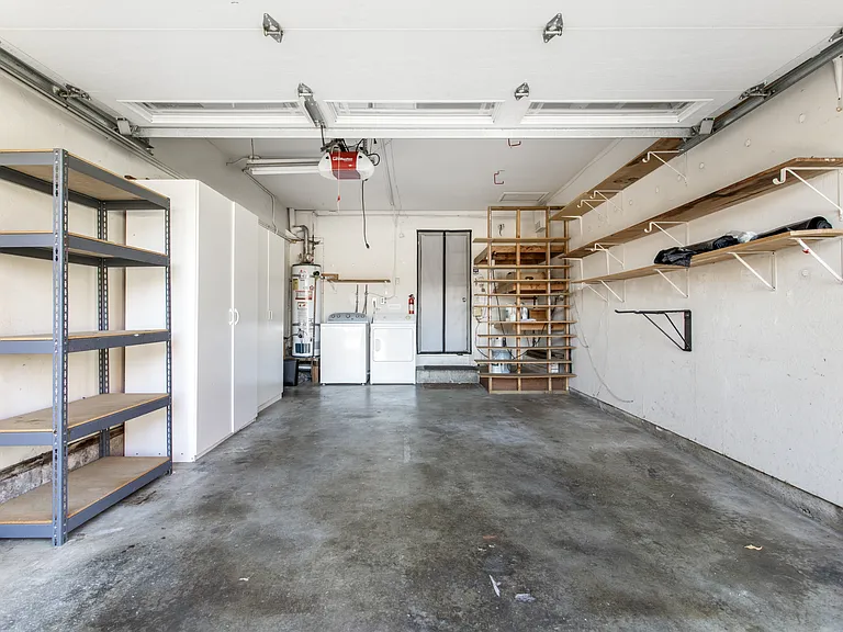 899 Ebbets Dr — Photo 29