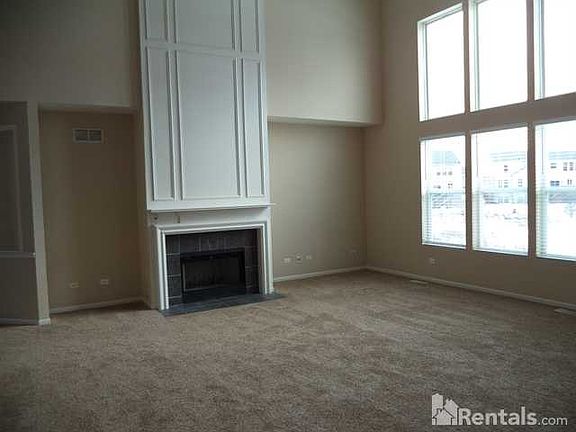 3rd image of 1166 Goldfinch Ln